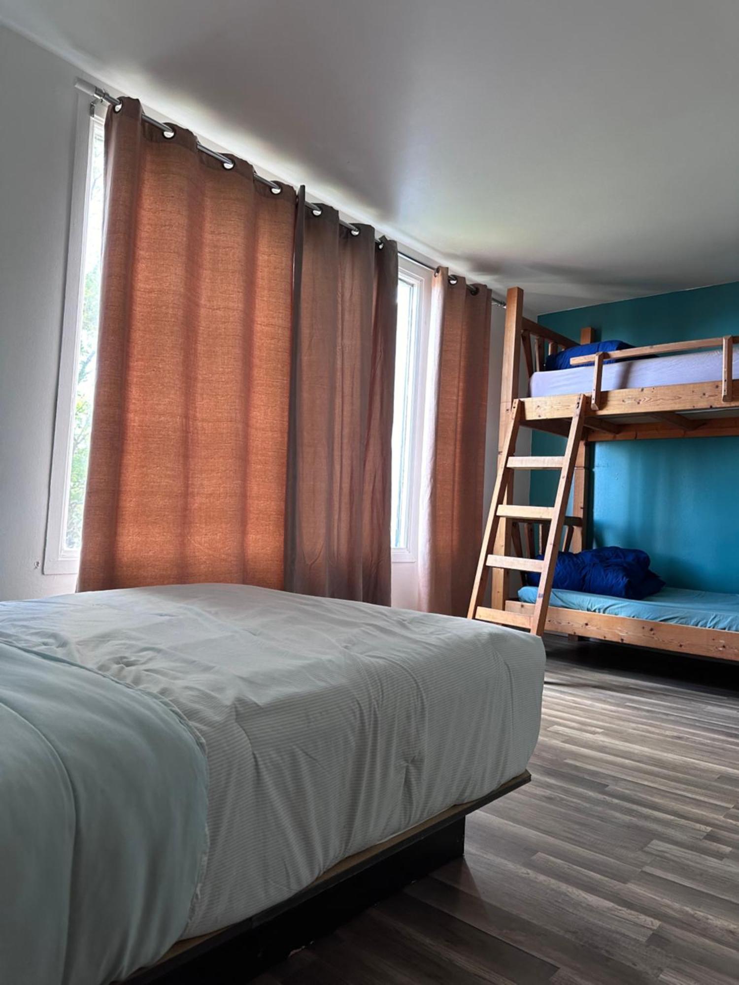 Auberge Internationale Forillon Gaspé Esterno foto